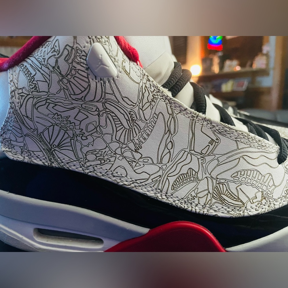 NIKE Air Jordan Dub Zero “Varsity Red”
9.5M-11W
$79 - Picture 6 of 16